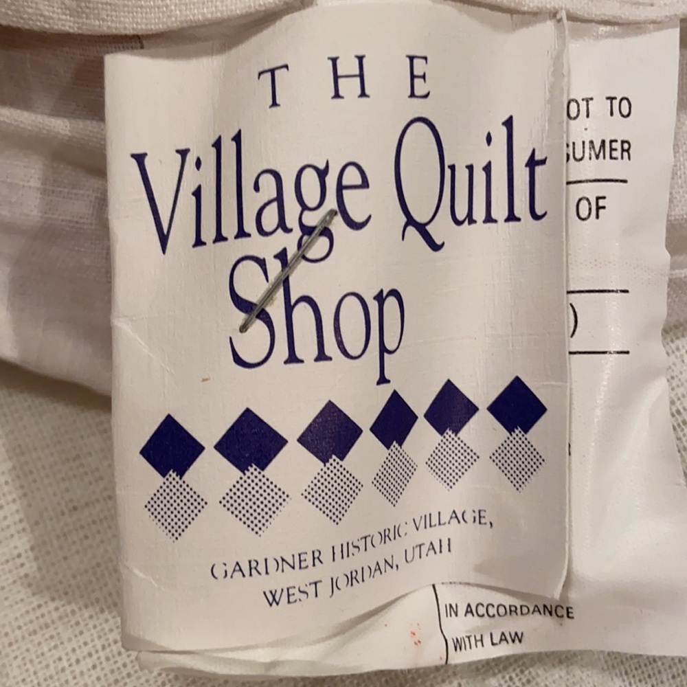 Shabby Chic Pillow Shams standard NEW NWT 2-Quilted floral stripes Cottage ๐ธ - Picture 6 of 6